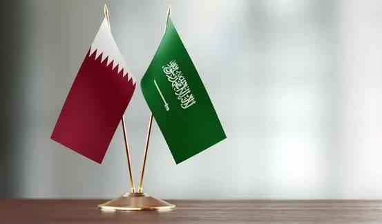 وزير الخارجية القطر ونظيره السعودي يبحثان تعزيز علاقات التعاون