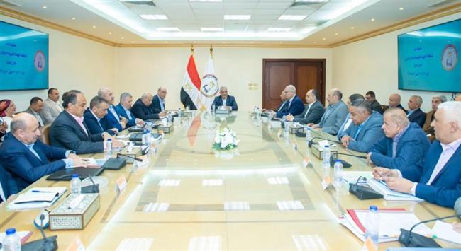 وزير الدولة للإنتاج الحربي يتابع مؤشرات الأداء للشركات والوحدات التابعة