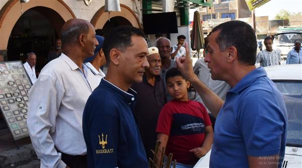 محافظ أسوان: لا تهاون مع مخالفات الشارع