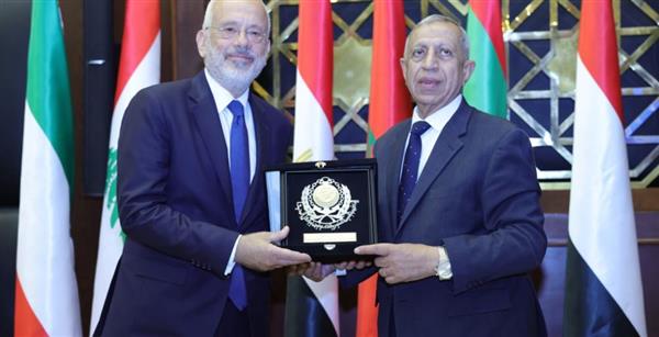 رئيس الأكاديمية العربية يستقبل سفير اليونان لبحث آفاق التعاون الأكاديمي والتقني