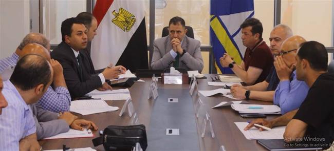 محافظ دمياط يرأس اجتماع لجنة مشروع تشغيل الطفطف وبوابتى مدينة برأس البر 