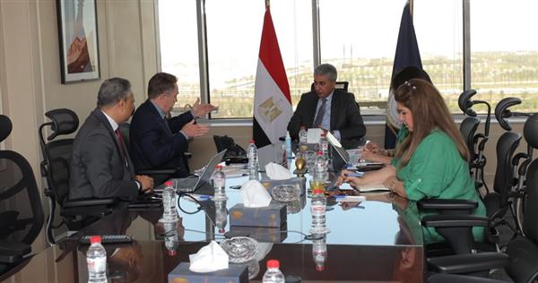 وزير السياحة يبحث مع رئيس مجلس إدارة شركة سينيك الدولية فرص الاستثمار في السياحة النيلية