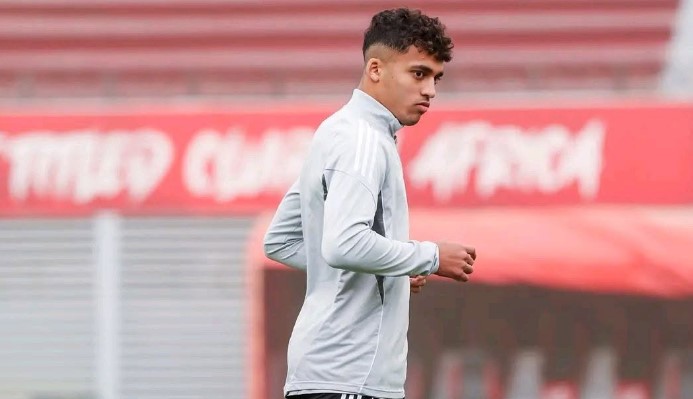 الأهلي يرفض التفريط في عمر سيد معوض ويتمسك ببقاءه مع الفريق