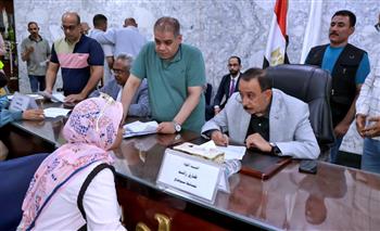   محافظ سوهاج يعقد اللقاء الجماهيري الأسبوعي لبحث مطالب المواطنين وحل مشكلاتهم