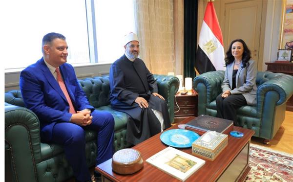 وزيرة التضامن تلتقي رئيس اللجنة الدينية بمجلس النواب