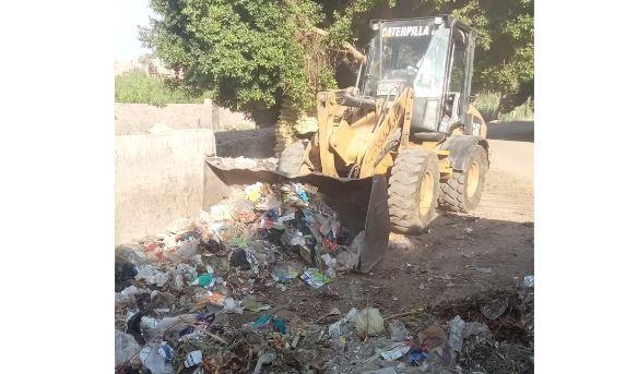 محافظ أسيوط: تكثيف حملات النظافة ورفع المخلفات بقرى مركز البداري
