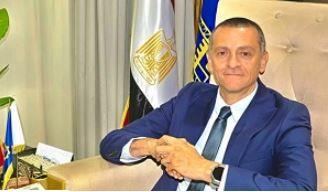 محافظ أسوان يشكر وزارة الصحة 