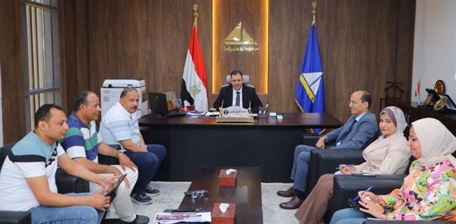 محافظ دمياط يناقش مخطط تغطية قرية الخياطة بخدمات الصرف الصحي 