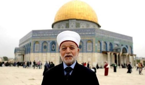 الاحتلال الإسرائيلي يعتقل مفتي القدس والديار الفلسطينية