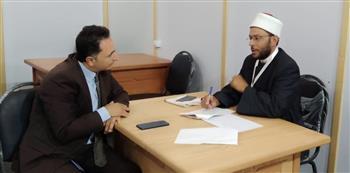 ركن الفتوى بجناح الأزهر بمعرض مكتبة الإسكندرية للكتاب يشهد إقبالًا متزايدًا.. والشباب الأكثر حضورًا