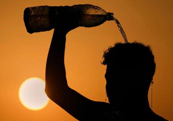 شديد الحرارة.. الأرصاد تشكف تفاصيل حالة الطقس غدًا