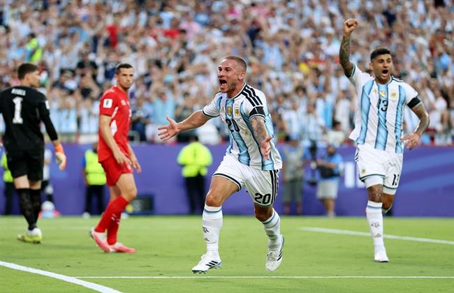الأرجنتين تتقدم على سويسرا في الشوط الأول بربع نهائي كأس العالم 