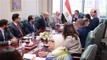 ‎وزير الصحة يبحث مع الصحة العالمية تعزيز الدعم الصحي للأشقاء السودانيين والفلسطينيين
