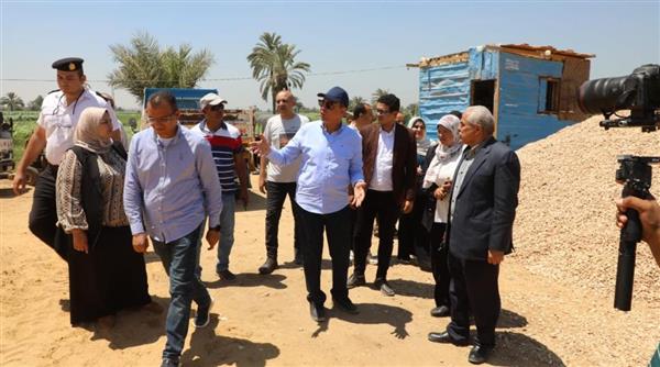 محافظ المنيا يضبط تعديات على أراضٍ زراعية بمغاغة وبني مزار ويوجه بحظر التشوينات