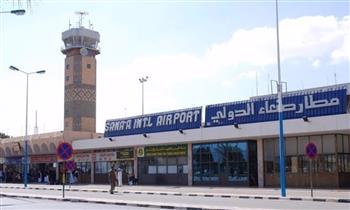   وزارة الدفاع اليمنية تعلن استهداف مدرج مطار صنعاء لمنع هبوط طائرة إيرانية