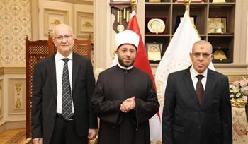 وزير الأوقاف يهنئ رئيس محكمة النقض بمناسبة توليه منصبه الجديد
