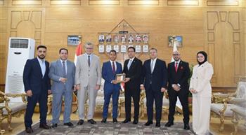 رئيس جامعة بنها يستقبل وفد الهيئة العامة للاعتماد والرقابة الصحية