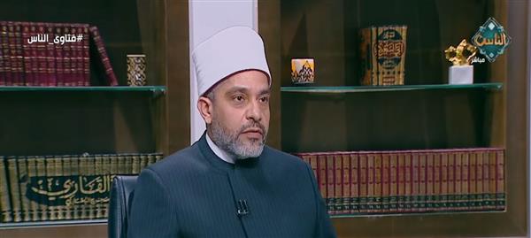 هل مصافحة المرأة تنقض الوضوء؟.. أمين الفتوى يجيب