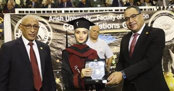 محافظ شمال سيناء يحضر حفل تخرج طلاب كليات الجامعة