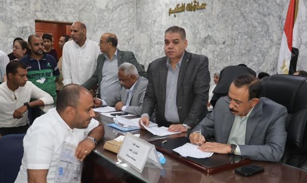 محافظ سوهاج يعقد اللقاء الجماهيري الأسبوعي