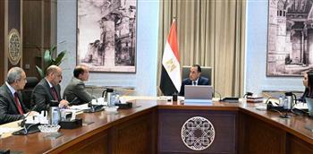 رئيس الوزراء يبحث مبادرات تحفيز العمالة غير المنتظمة وأصحاب المهن الحرة