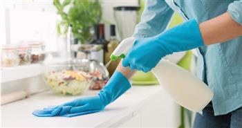   الكلور في تنظيف المنزل.. سلاح فعال ضد الجراثيم قد يتحول إلى خطر صحي بهذه الأخطاء