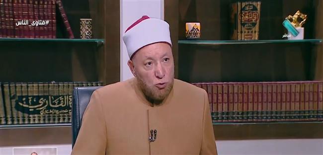 هل تجوز الصلاة بملابس عليها دم؟.. أمين الفتوى يوضح الحكم