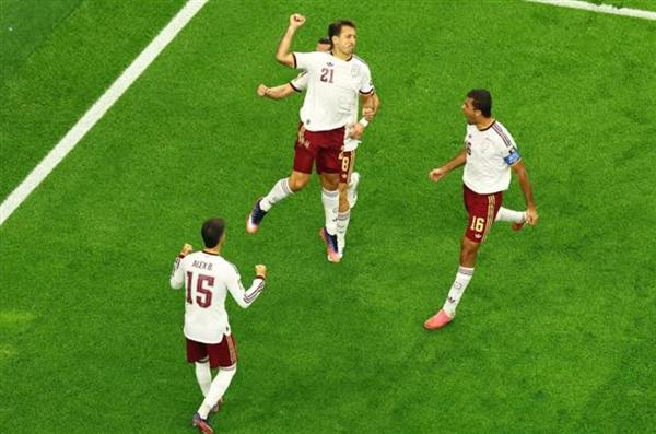 إسبانيا تقسو على فرنسا وتتقدم 2-0 في نصف نهائي كأس العالم