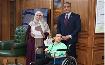   محافظ الجيزة يلتقي عددًا من ذوي الهمم ويوجه بتوفير فرص عمل لهم