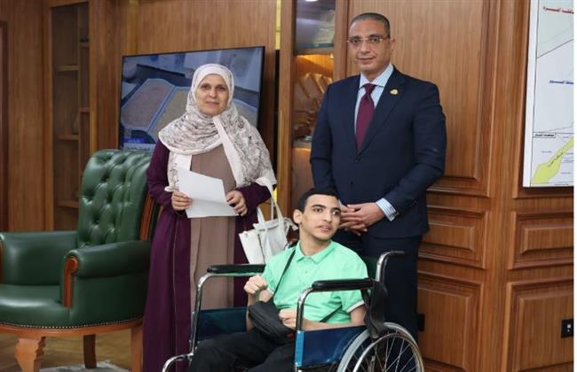 محافظ الجيزة يلتقي عددًا من ذوي الهمم ويوجه بتوفير فرص عمل لهم