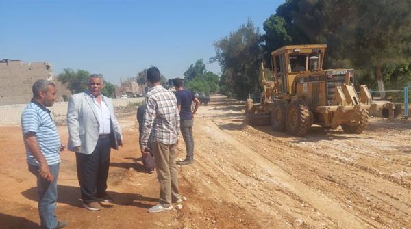 محافظ أسيوط: بدء وضع التربة الزلطية للطريق الممتد من مجمع خدمات قرية الحمام حتى مدخل مدينة أبنوب