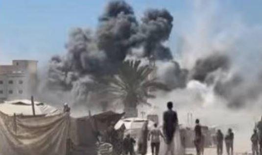  "القاهرة الإخبارية" تنقل كواليس الاستهداف الجوي الأخير لـ دير البلح ومراكز الإيواء