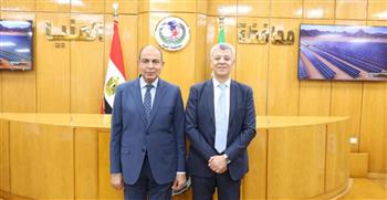   باستثمارات ضخمة.. محافظ المنيا يبحث مع "إنفنيتي للطاقة" تنفيذ مشروع عملاق للطاقة الشمسية