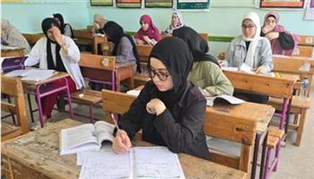 إسدال الستار على ماراثون الثانوية العامة بالرياضيات والإحصاء والأحياء