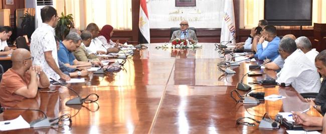 محافظ الأقصر يوجه بسرعة إنجاز ملفات التقنين والتصالح على أراضي الدولة