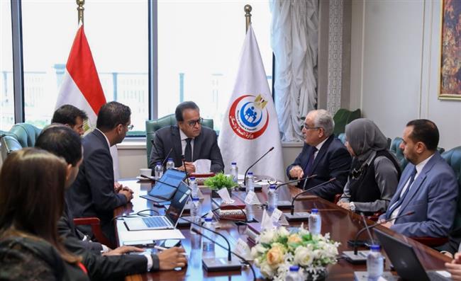 وزير الصحة يشهد توقيع بروتوكول تعاون مع "روش إيجيبت" لميكنة منظومة الرمد