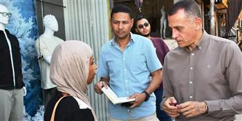   محافظ أسوان يتدخل لحل شكاوى التأمينات وتخفيف الزحام