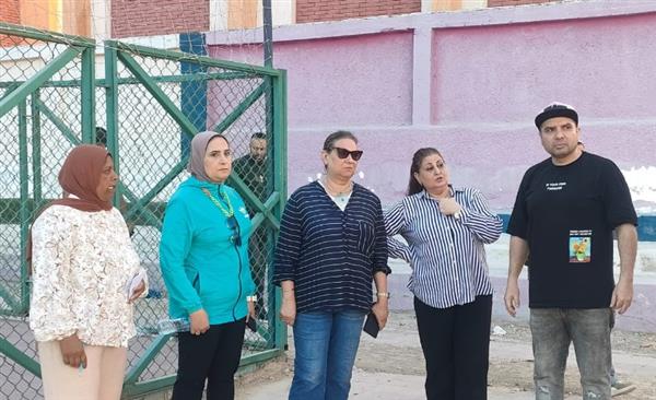 "إسكندرية بتفرح" تصل إلى شاطئ السيالة.. البهجة تملأ المكان والابتسامة عنوان اليوم
