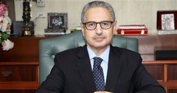 محافظ بني سويف يتابع مشروعات الأبنية التعليمية