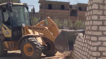 أسوان تزيل 440 حالة تعدٍ على أراضي الدولة والزراعة
