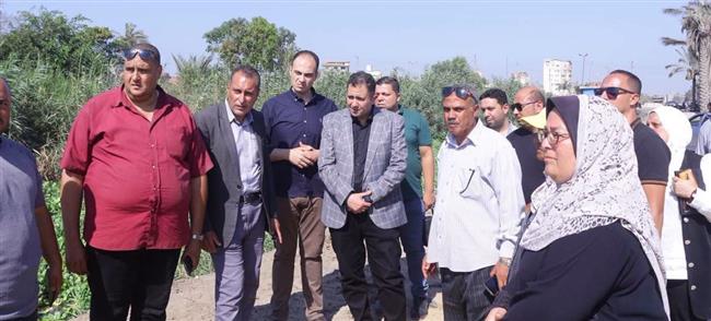 محافظ دمياط يتفقد منطقة حوض السواداية بمركز كفر البطيخ لمتابعة آلية حل مشكلة الصرف الزراعى 