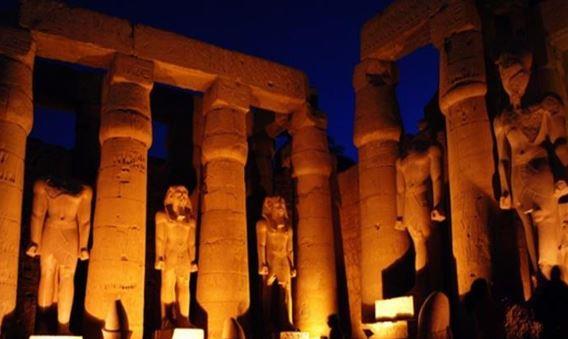 اليوم.. «الصوت والضوء» تنفذ مشروع الواقع الافتراضي بساحة معابد الكرنك بالأقصر