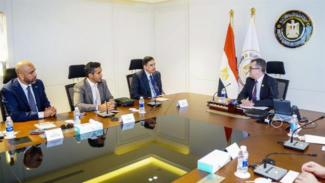 وزير التخطيط يبحث آفاق التعاون مع "موانئ دبي العالمية"