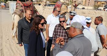   نائب محافظ الجيزة تلتقي أصحاب الخيل والجمال بالمنطقة الأثرية للأهرامات