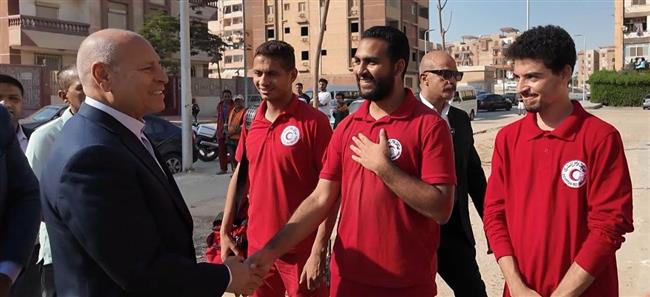 الهلال الأحمر المصري يواصل دعمه للأسر المتضررة من حريق منشية ناصر