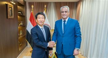   وزير الدولة للإنتاج الحربي يبحث مع "سفير جمهورية كوريا الجنوبية" سبل تعزيز التعاون المشترك