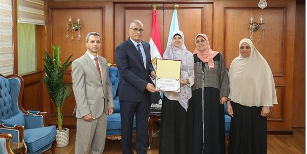 محافظ كفر الشيخ يكرم الفائزين بمسابقات الصحافة والإعلام