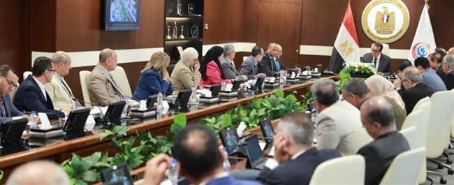 وزير الصحة يتابع مستجدات التشغيل التجريبي لمنظومة التأمين الصحي الشامل بالمنيا