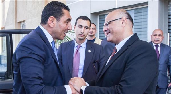 وزير الرياضة يصل الإسكندرية في زيارة ميدانية