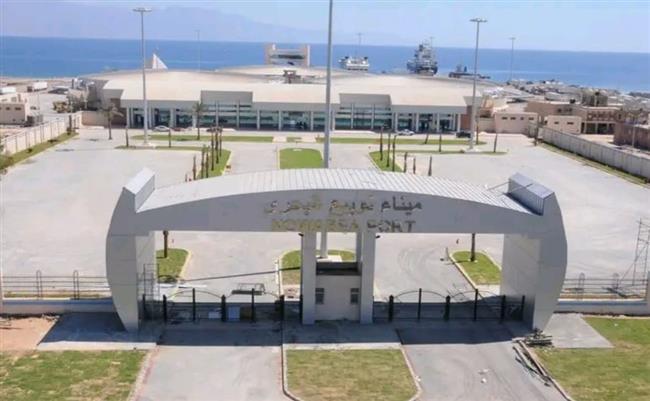 تداول 22 ألف طن من البضائع و836 شاحنة في موانئ البحر الأحمر